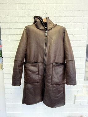 FRYE AND CO. Hooded Faux Shearling Zip-Front Coat in Dark Brown